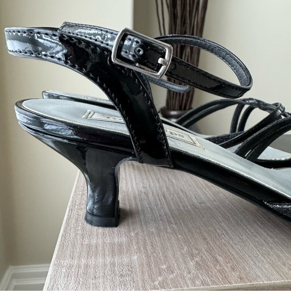 Women’s Size 9 Ankle Strap Sandal by Touch Ups - very comfortable dressy sandals - Picture 4 of 9